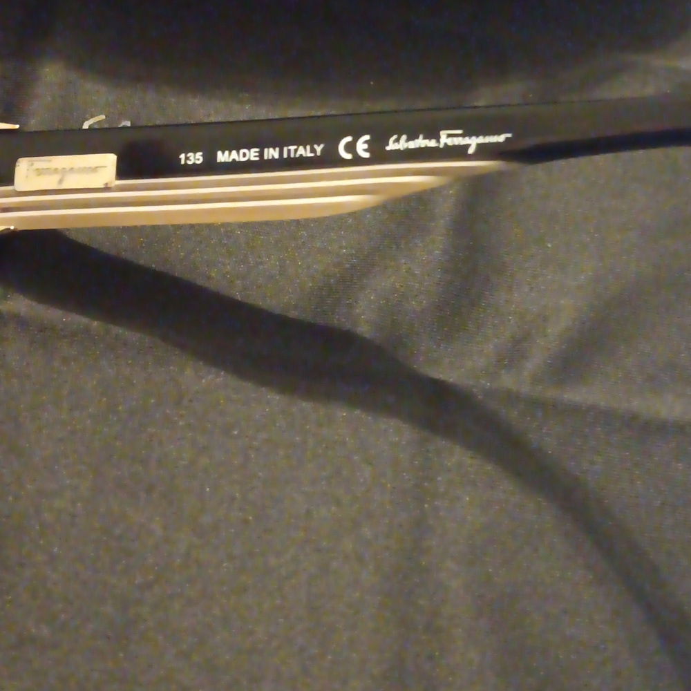 Salvatore Ferragamo Black Oversized Sunglasses With Case & Cleaning Cloth (EUC) - Picture 6 of 9